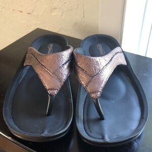 Aerothotic sparkly flip flops size 40